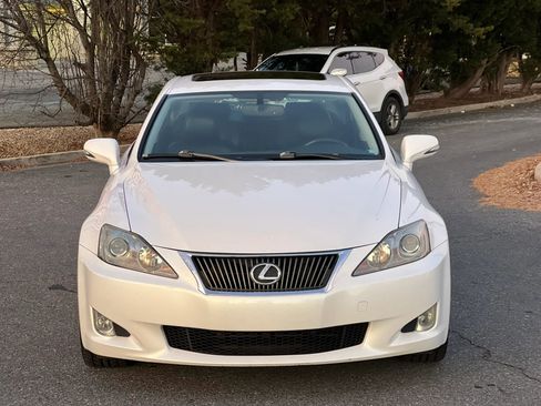 Used 2010 Lexus IS 250 image 3