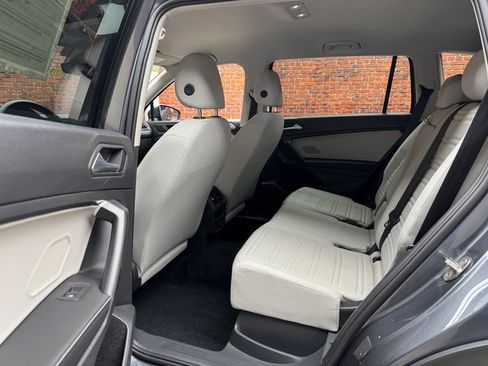 Used 2022 Volkswagen Tiguan S image 24