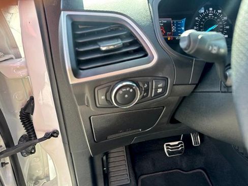 Used 2023 Ford Edge ST-Line AWD/4WD image 17