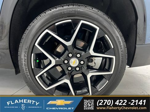 Used 2025 Chevrolet Traverse High Country FWD image 19