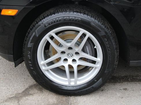 Used 2018 Porsche Macan image 8