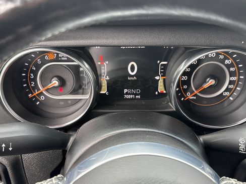 Used 2020 Jeep Wrangler Unlimited Sahara AWD/4WD image 21