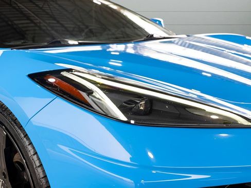 Used 2021 Chevrolet Corvette Stingray Coupe w/ Z51 Performance Package RWD image 13