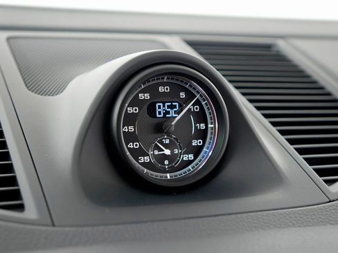 New 2026 Porsche Macan image 24