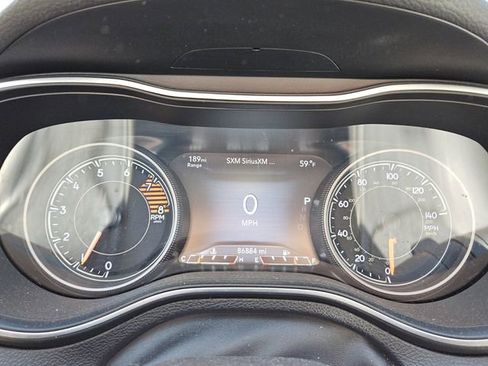 Used 2019 Jeep Cherokee Limited image 14