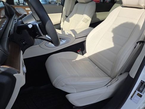 Used 2024 Mercedes-Benz GLS 450 4MATIC image 37