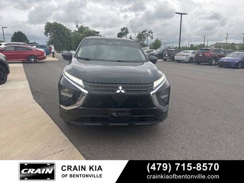 Used 2022 Mitsubishi Eclipse Cross LE FWD image 4