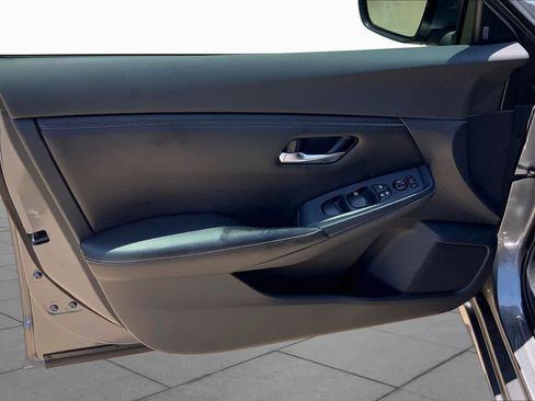 Used 2020 Nissan Sentra SV FWD image 22