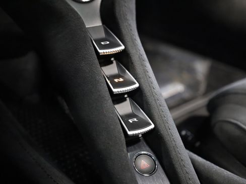 Used 2025 McLaren 750S image 29