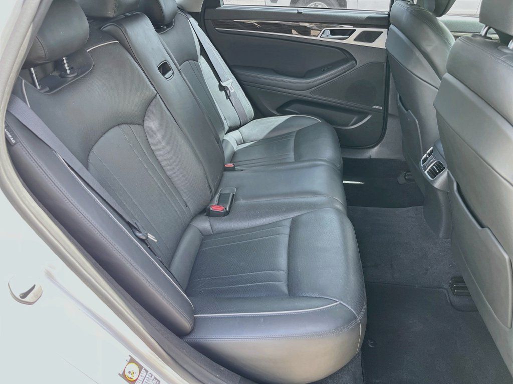 Used 2015 Hyundai Genesis 3.8 w/ Option Group 03 AWD/4WD image 29
