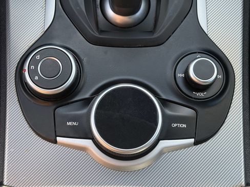 Used 2018 Alfa Romeo Stelvio Ti Sport image 32