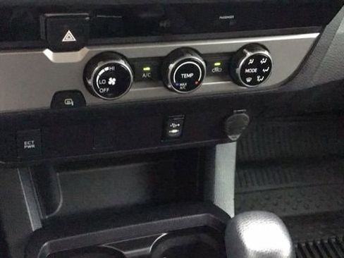 Used 2016 Toyota Tacoma SR5 image 25