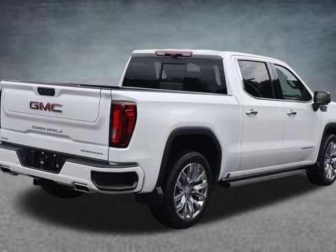Used 2023 GMC Sierra 1500 Denali w/ Denali Reserve Package AWD/4WD image 3