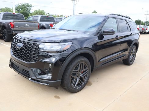 New 2026 Ford Explorer ST-Line w/ ST-Line Street Pack AWD/4WD image 11