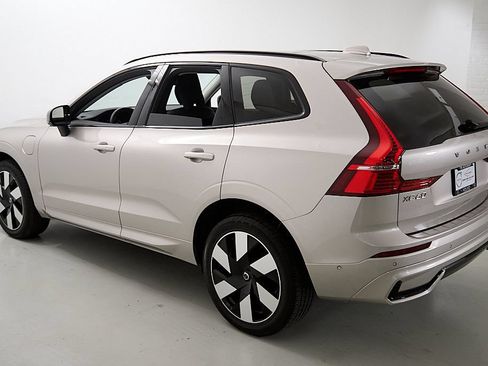 Certified 2025 Volvo XC60 T8 Plus w/ Protection Package Premier AWD/4WD image 7