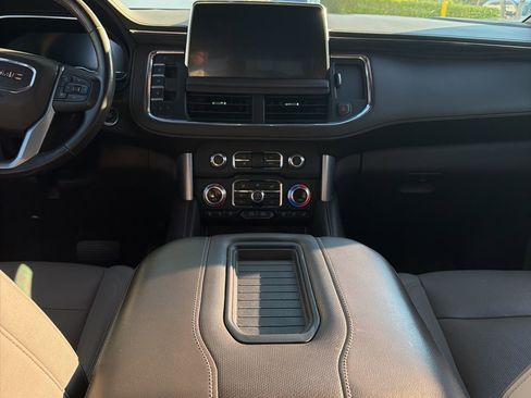 Used 2023 GMC Yukon SLT image 16