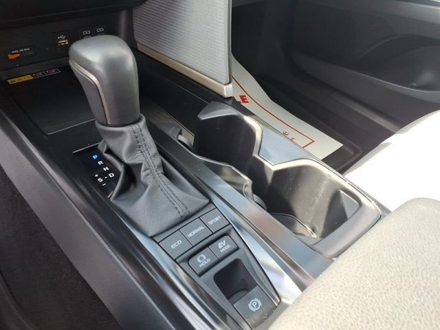 Used 2025 Toyota Camry SE FWD image 16