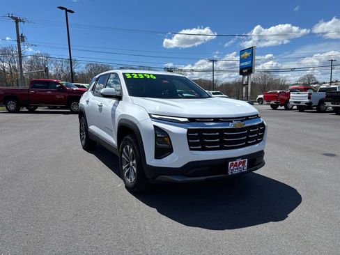 Used 2026 Chevrolet Equinox LT w/ Convenience Package II AWD/4WD image 2