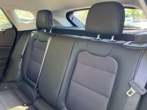 Used 2025 Chevrolet Trax LT image 33