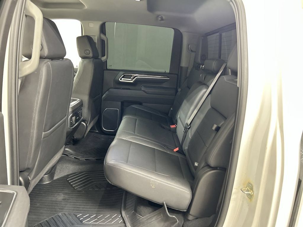Used 2025 Chevrolet Silverado 2500 LTZ w/ LTZ Plus Package AWD/4WD image 19