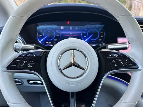 Certified 2022 Mercedes-Benz EQS 580 4MATIC Sedan image 10