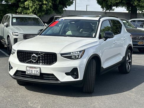 Certified 2026 Volvo XC40 B5 Plus w/ Protection Package Premier image 8