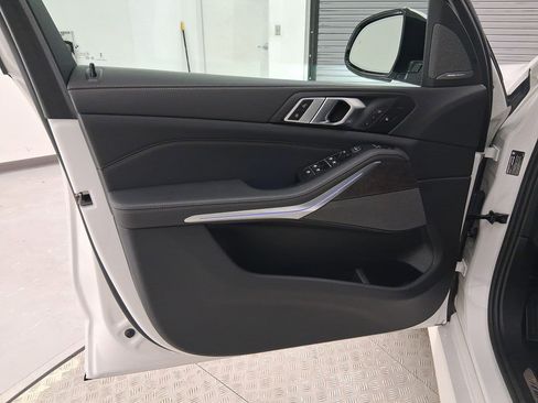 Used 2025 BMW X5 sDrive40i image 12