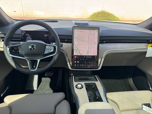 New 2025 Volvo EX90 Plus image 20