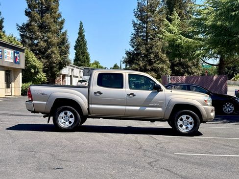 Used 2007 Toyota Tacoma PreRunner RWD image 2
