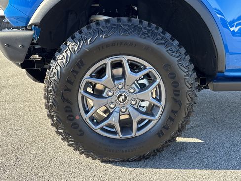 New 2025 Ford Bronco Badlands image 12