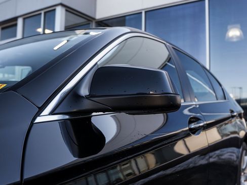 Used 2013 BMW 550i xDrive Sedan image 8