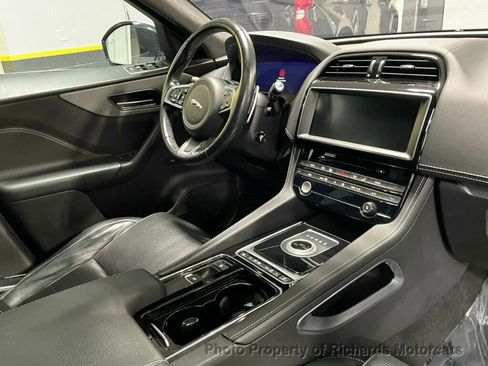 Used 2020 Jaguar F-PACE Checkered Flag image 23