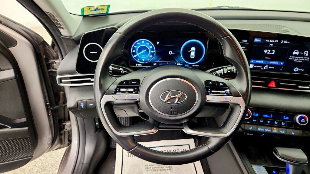 Used 2021 Hyundai Elantra SEL w/ Convenience Package FWD image 13