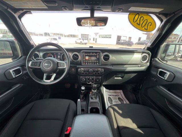 Used 2020 Jeep Wrangler Unlimited Sahara w/ Dual Top Group AWD/4WD image 21