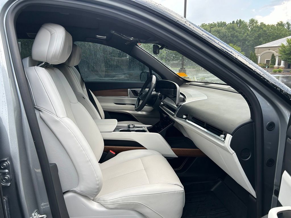 Used 2026 Cadillac Vistiq Sport AWD/4WD image 55