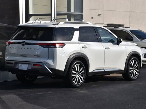 Used 2023 Nissan Pathfinder Platinum w/ Cargo Package image 10