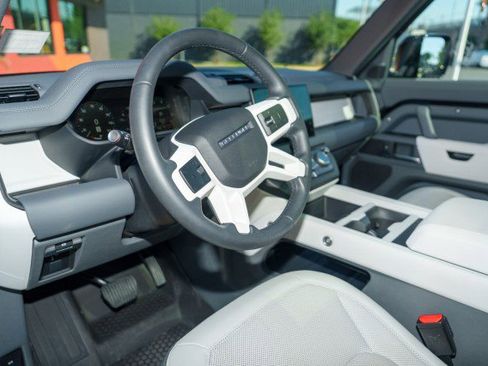 Used 2025 Land Rover Defender 110 S AWD/4WD image 10