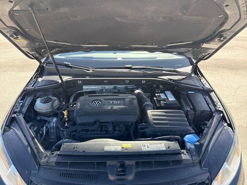 Used 2017 Volkswagen Golf S image 27
