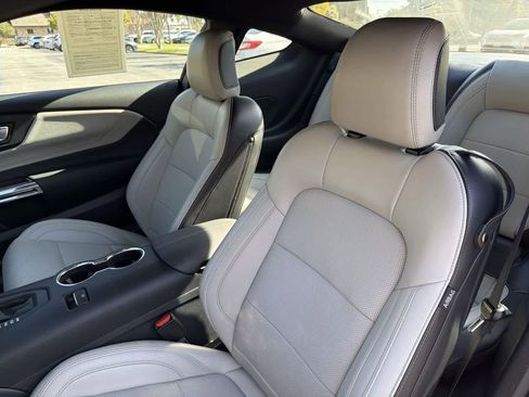 Used 2025 Ford Mustang GT Premium image 26