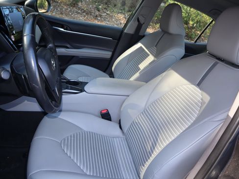 Used 2024 Toyota Camry SE FWD image 9