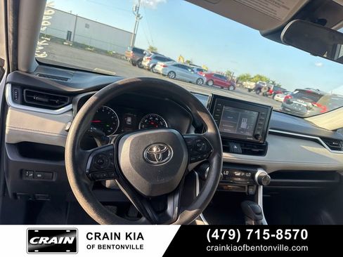 Used 2021 Toyota RAV4 XLE FWD image 3