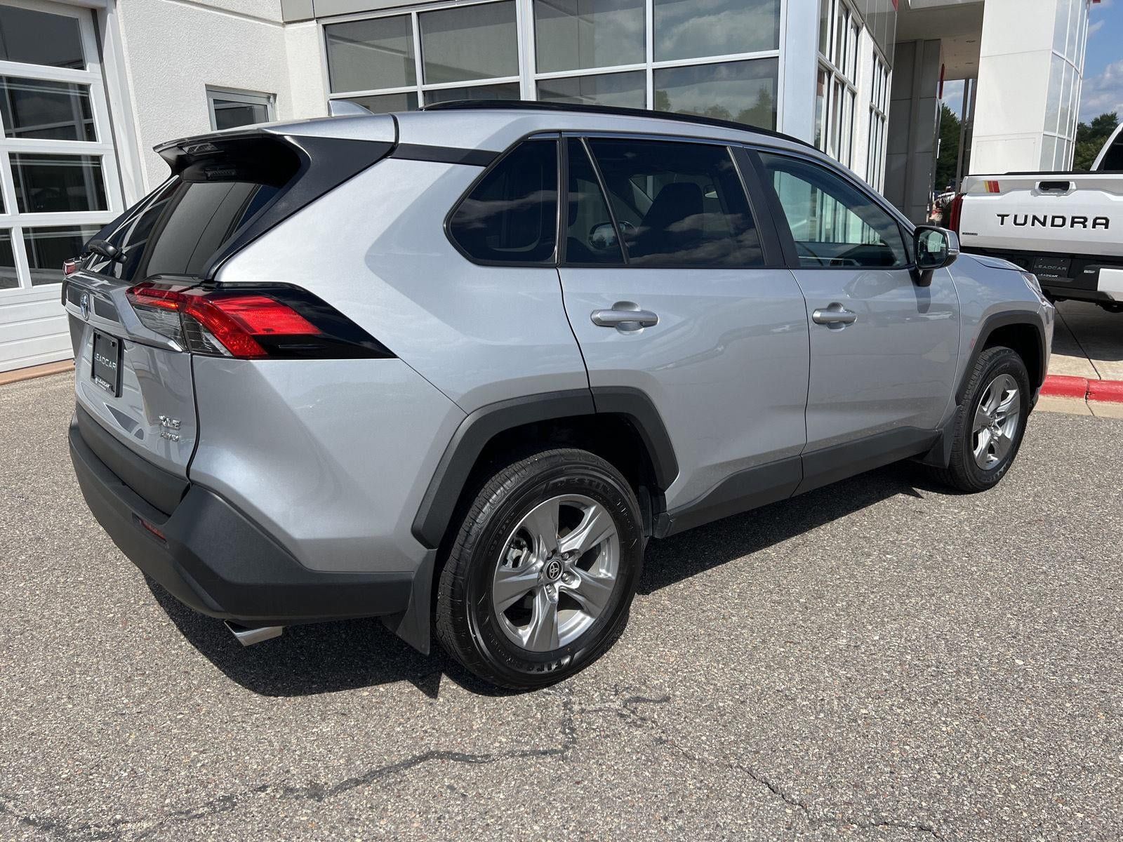 Used 2025 Toyota RAV4 XLE w/ Convenience Package AWD/4WD image 16