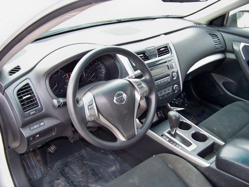 Used 2015 Nissan Altima 2.5 S w/ Power Driver Seat Package FWD image 15