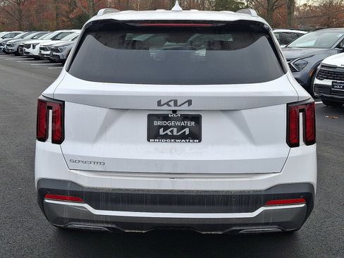 New 2025 Kia Sorento S image 6