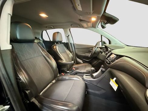 Used 2019 Chevrolet Trax LT w/ Driver Confidence Package image 26