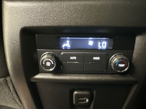 Certified 2023 Chevrolet Traverse LT AWD/4WD image 19