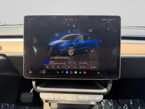 Used 2024 Tesla Model Y Long Range AWD/4WD image 19