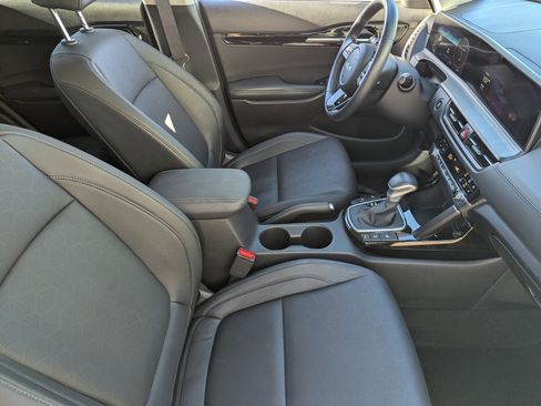Used 2025 Kia Seltos EX w/ EX Sunroof Package image 9