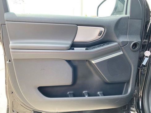 Used 2025 Ford Expedition Active AWD/4WD image 23