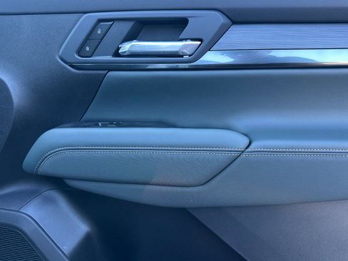 New 2026 GMC Terrain AT4 w/ LPO, Floor Liner Package AWD/4WD image 19